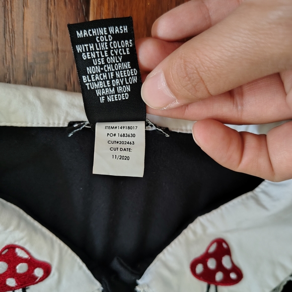 Hot Topic mushroom collar sleeveless black dress size S - Picture 4 of 6